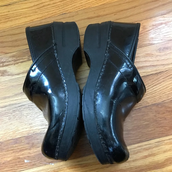 Dansko Narrow Professional Black Patent Clogs - Picture 4 of 8